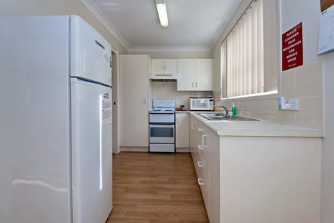 Sandcastles, 2/23 Robinson Street - Accommodation Asia 3