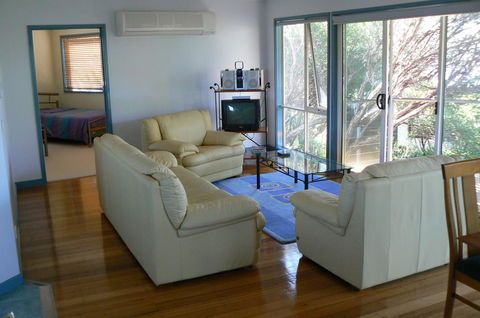 Sandy Point Beach Escape 1 Bedroom Apartment - Accommodation Asia 3