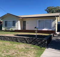 Sandy Shoal' 46 Rigney Street - Shoal Bay Beach Cottage with aircon