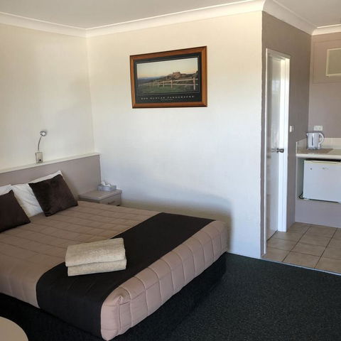 Sapphire City Motor Inn - Accommodation Asia 3