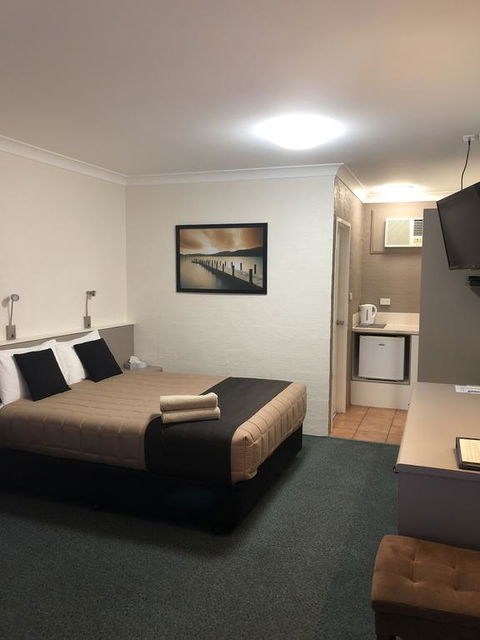 Sapphire City Motor Inn - Accommodation Asia 1