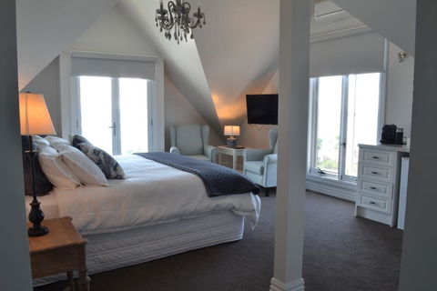 Sapphire Shores Luxury Retreat - Accommodation Asia 1