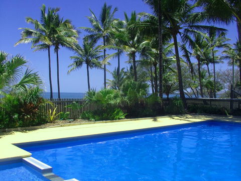 Sarina Beach Motel - Accommodation China 0