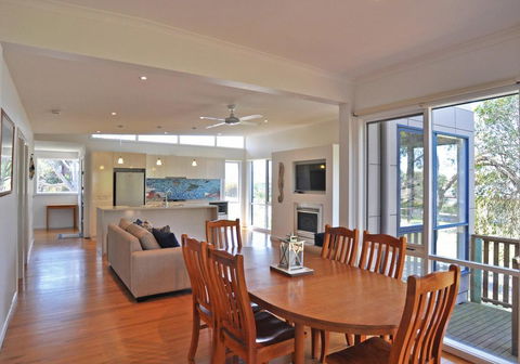 SCARBOROUGH SERENITY - Accommodation Guide 1