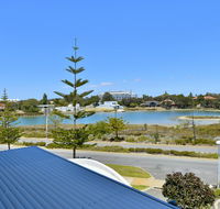 Sea Side 104