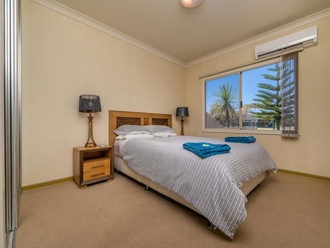 Seafront Unit 49 - Accommodation Asia 0