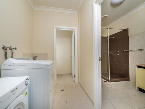Seafront Unit 50 - Accommodation Asia 2