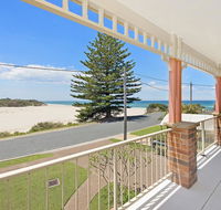 SEASCAPE - An Enticing Lakeside Escape - Accommodation Asia