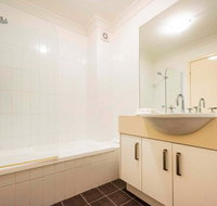 Seaspray 5 - Accommodation Guide