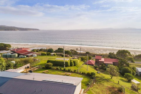 Seaview Family Retreat - Accommodation Asia 1