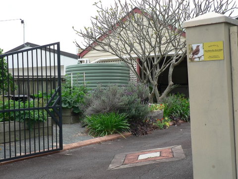 Self-contained 2 Bedroom Apartment - Accommodation Guide 0
