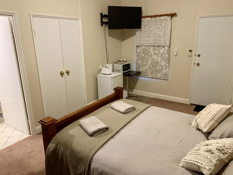 Settlers Hotel York - Accommodation Asia 2