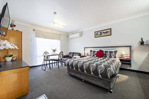Shearing Shed Motor Inn - Accommodation Asia 2