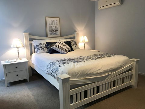 Shellys Place - Accommodation Asia 2