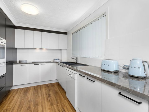 Shoreline Six With Ocean Views To See The Whales - Accommodation Guide 2