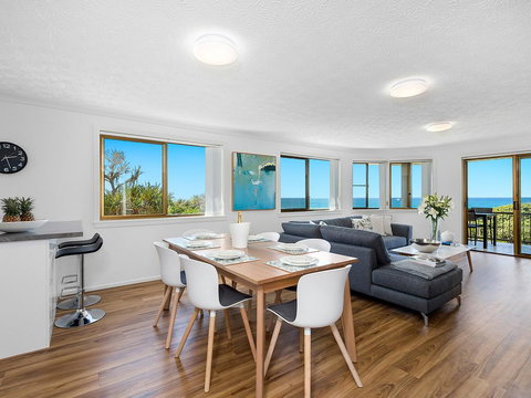 Shoreline Six With Ocean Views To See The Whales - Accommodation Guide 3