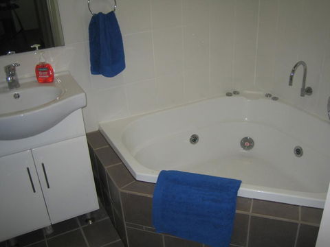 Showgrounds Cottage Naracoorte - Accommodation Asia 3