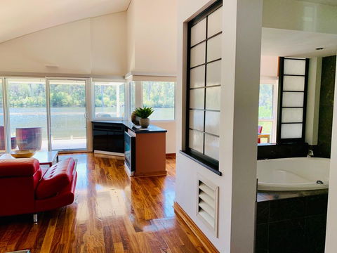 Silkwood Estate - Accommodation Asia 3