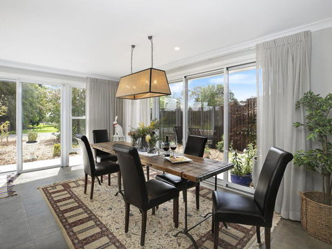 Silky Oak Villa - Spacious & Beautifully Decorated - Accommodation Asia 2