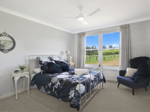 Silky Oak Villa - Spacious & Beautifully Decorated - Accommodation Asia 3