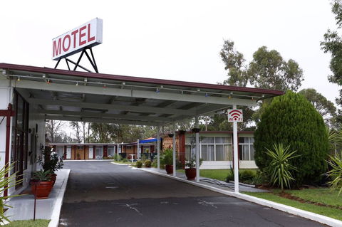 Silver Oaks Motel - Accommodation Asia 1