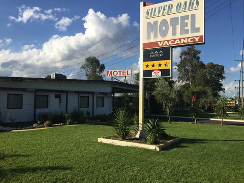 Silver Oaks Motel - Accommodation Asia 2