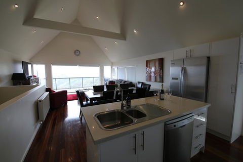 Silver Springs - Accommodation Asia 3