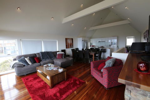 Silver Springs - Accommodation Asia 0