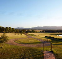 Silver Springs 4br Cottage with Wifi Views Olives and Space . Fireplace Views Olives and Space - Accommodation Asia