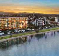 Silvershore Apartments on the Broadwater - Accommodation China