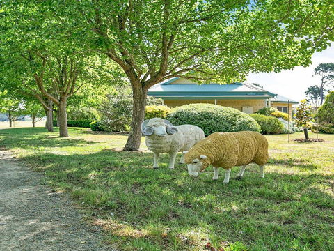 Sinden Park - Garden, Swimming Pool, Rural Vistas - Accommodation Asia 2