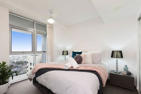 SK1 - Spotless 2BR SkyHome Long Stays Welcome - Accommodation Guide 2