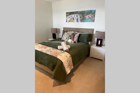 SKY GARDEN SUNSET RIVER VIEW NETFLIX WINE PARKING - Accommodation Guide 1
