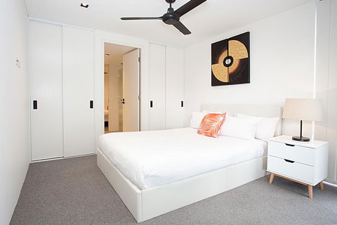 Sleek Modern Apartment In The Heart Of Manly - Accommodation Asia 2