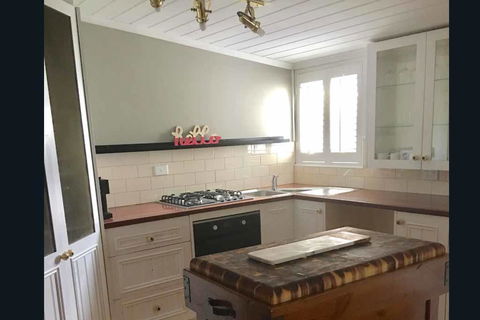 Sleepy Hollow - Accommodation Guide 2