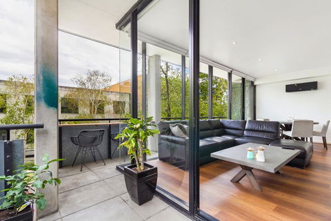 Smart Apartment In Elegant Suburb Close To City - Accommodation Guide 2