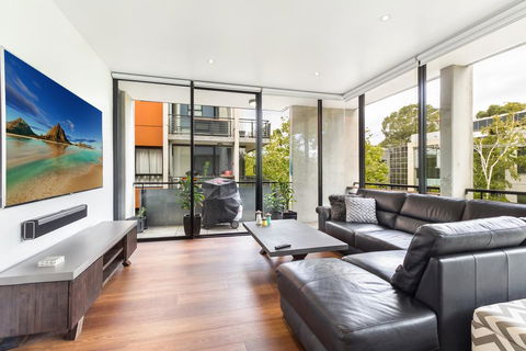 Smart Apartment In Elegant Suburb Close To City - Accommodation Guide 1