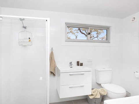 Somerton Barn - Rural Tranquility & Country Comfort - Accommodation Asia 3