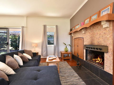 Somerville Wines Farmstay In Broke, Super Cute House On Working Farm. Walk For Miles. - Accommodation Asia 0