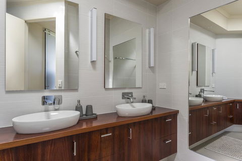 Sophisticated Contemporary Coastal Living With Sweeping Views In Cape Schanck - Accommodation Asia 3