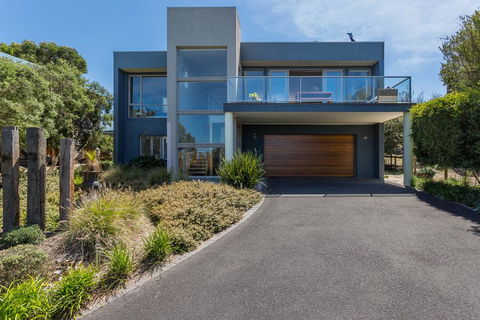 Sophisticated Contemporary Coastal Living With Sweeping Views In Cape Schanck - Accommodation Asia 2