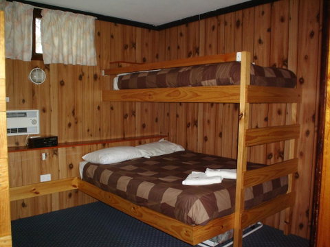 Southern Cross Motor Inn & Tourist Park - Accommodation Guide 2