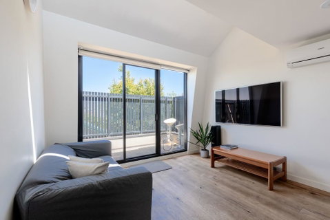Spacious 2 Bedroom Inner City Townhouse With Private Rooftop - Accommodation Guide 0