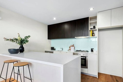 Spacious 2 Bedroom Inner City Townhouse With Private Rooftop - Accommodation Guide 3