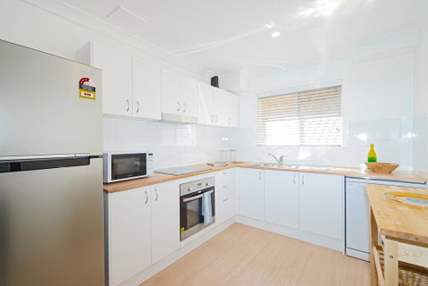 Spacious And Bright Apartment Minutes To The Beach - Accommodation Guide 2