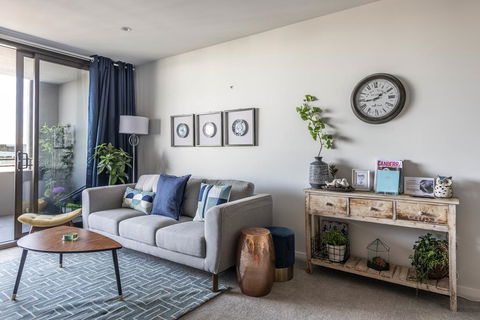 SPACIOUS BRAND NEW // 1BR // IN GORGEOUS BARTON - Accommodation Asia 2