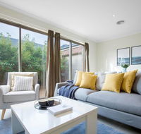 Spacious Lovely 5Beds homePoint Cook - Accommodation Asia