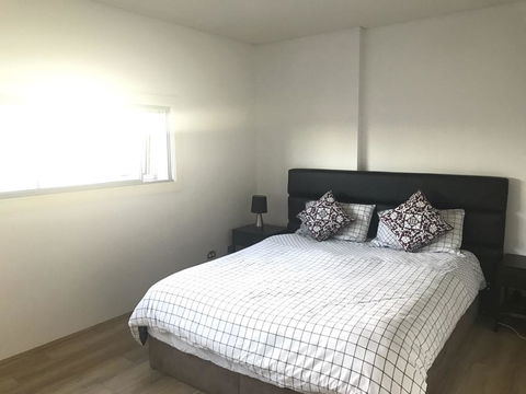Spacious One Bedroom Apartment In Marrickville - Accommodation Asia 3