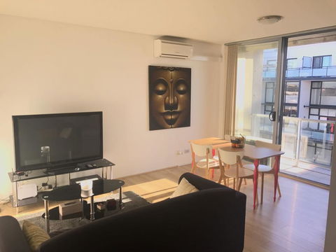 Spacious One Bedroom Apartment In Marrickville - Accommodation Asia 0