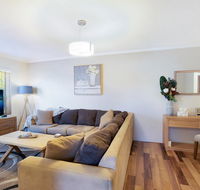 Spacious Renovated Apartment In Quiet Area - Accommodation Asia
